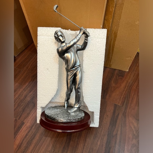 New Silver Golf Male Statue - Picture 1 of 3